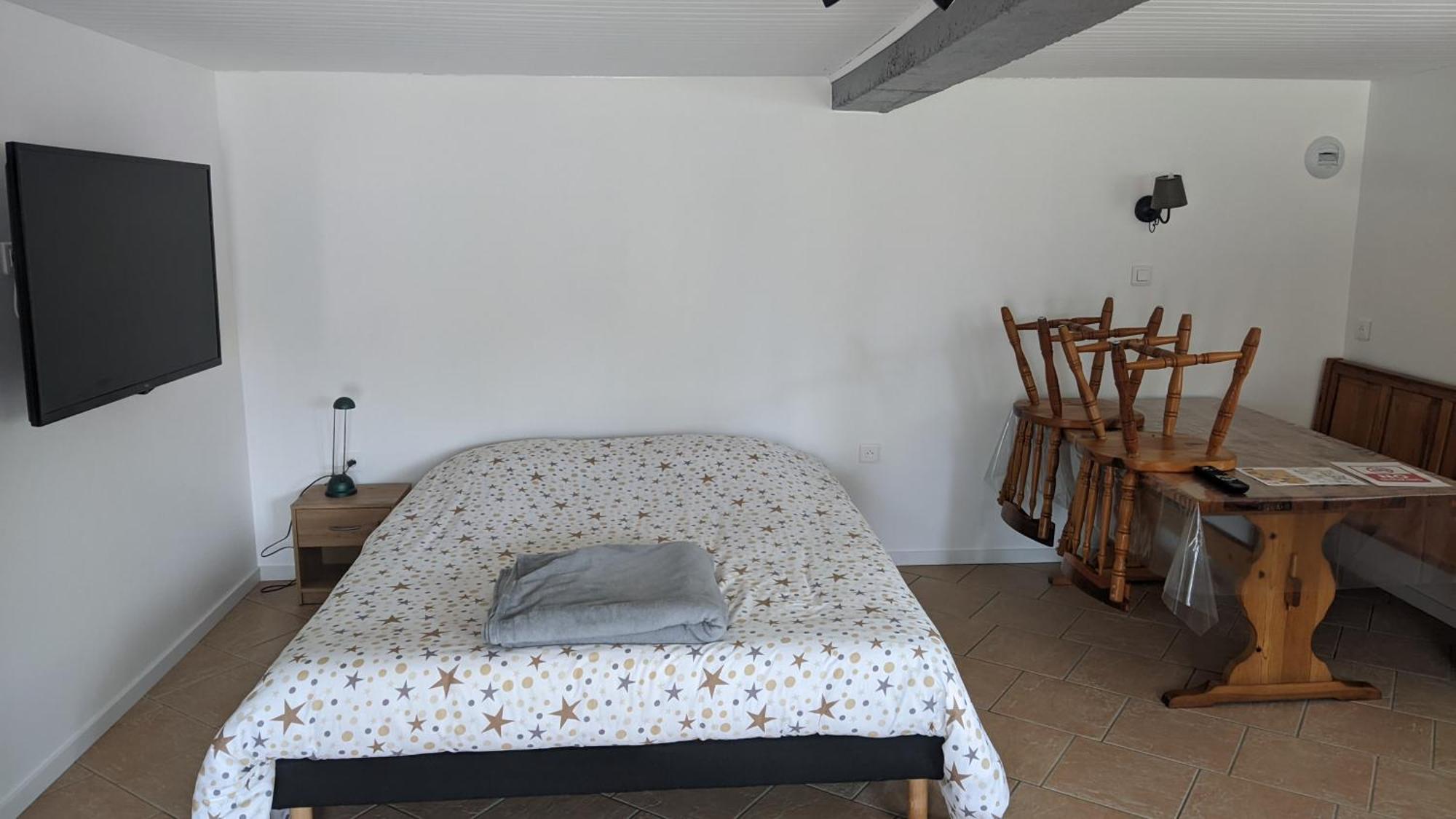 Studio A La Campagne Dans Corps De Ferme Renovee Chancey Номер фото